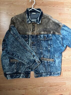 Vintage Two-Tone Blue Denim Dark Wash Jacket